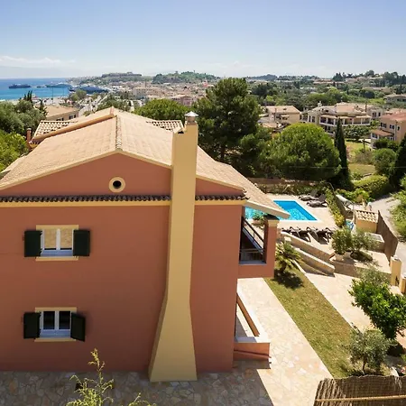 Four Seasons Holiday home *