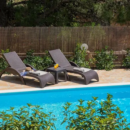 Four Seasons 펜션 Corfu (city)